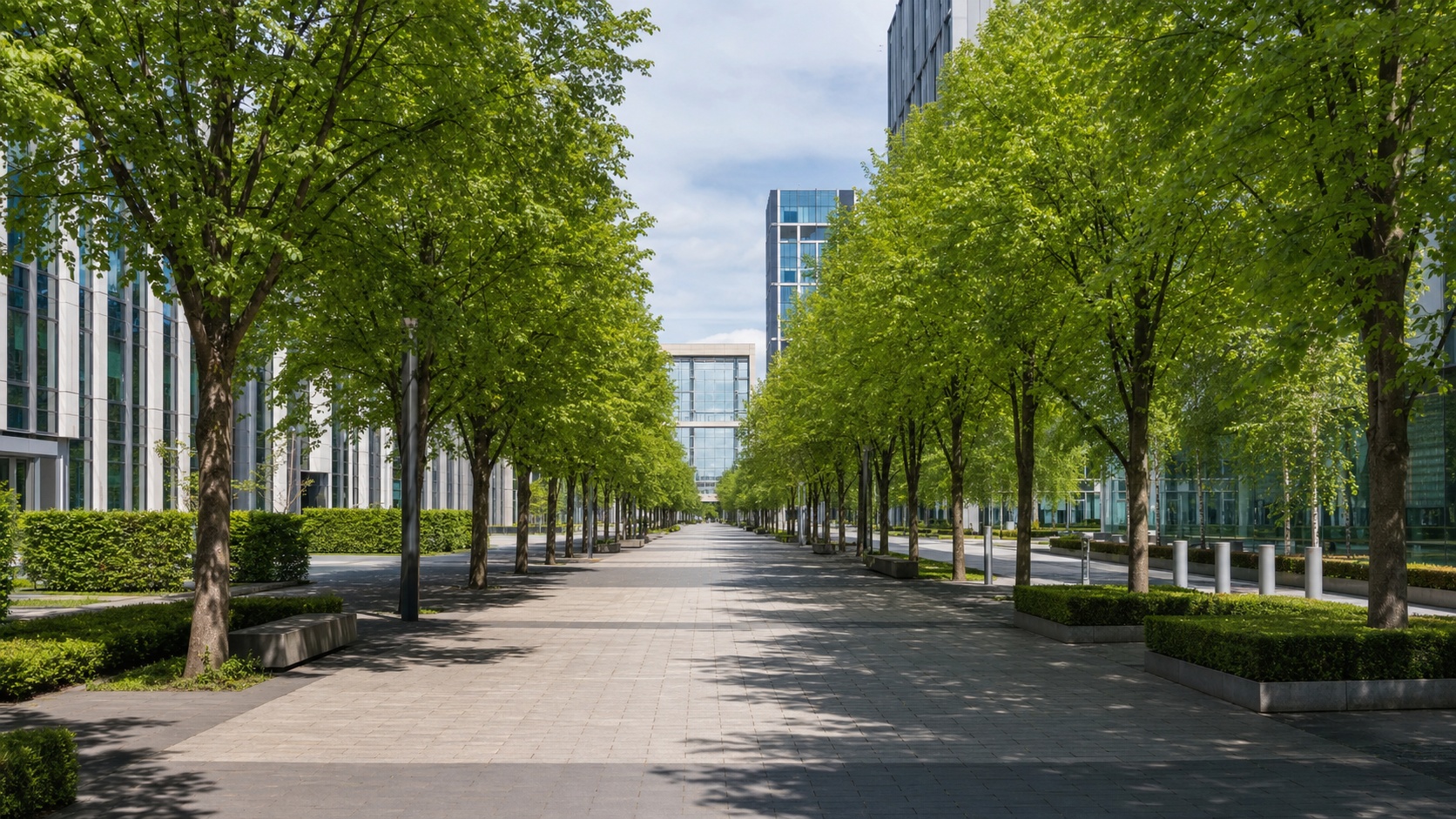 Midsummer_Boulevard_Milton_Keynes_city_centre_tree-lined_avenue Midsummer Boulevard Milton Keynes