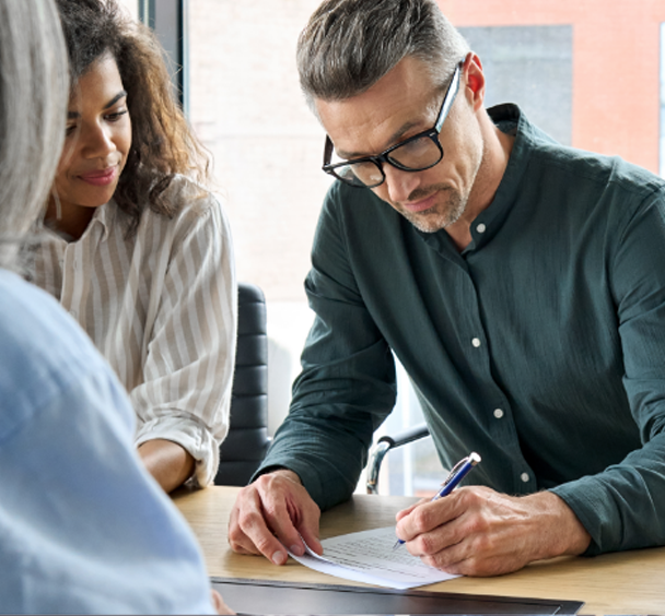 Divorce Financial Settlement Solicitors helping divorcing couple reach financial settlement